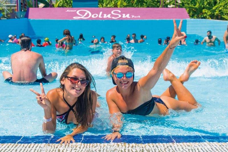 Wycieczka do aquaparku DoluSu Park z Kemer – Zjeżdżalnie i basen z falami